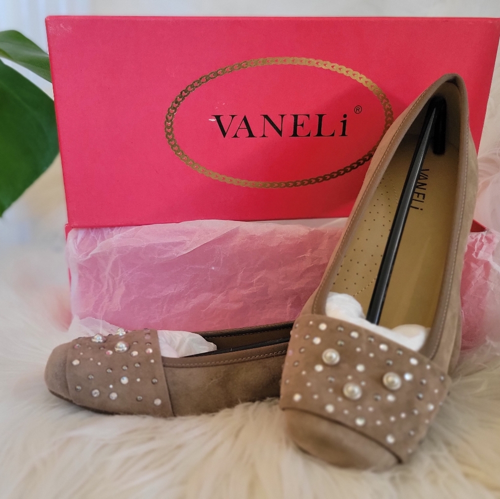 Vaneli Tan Suede Women's Ballet Flats | Size 7m